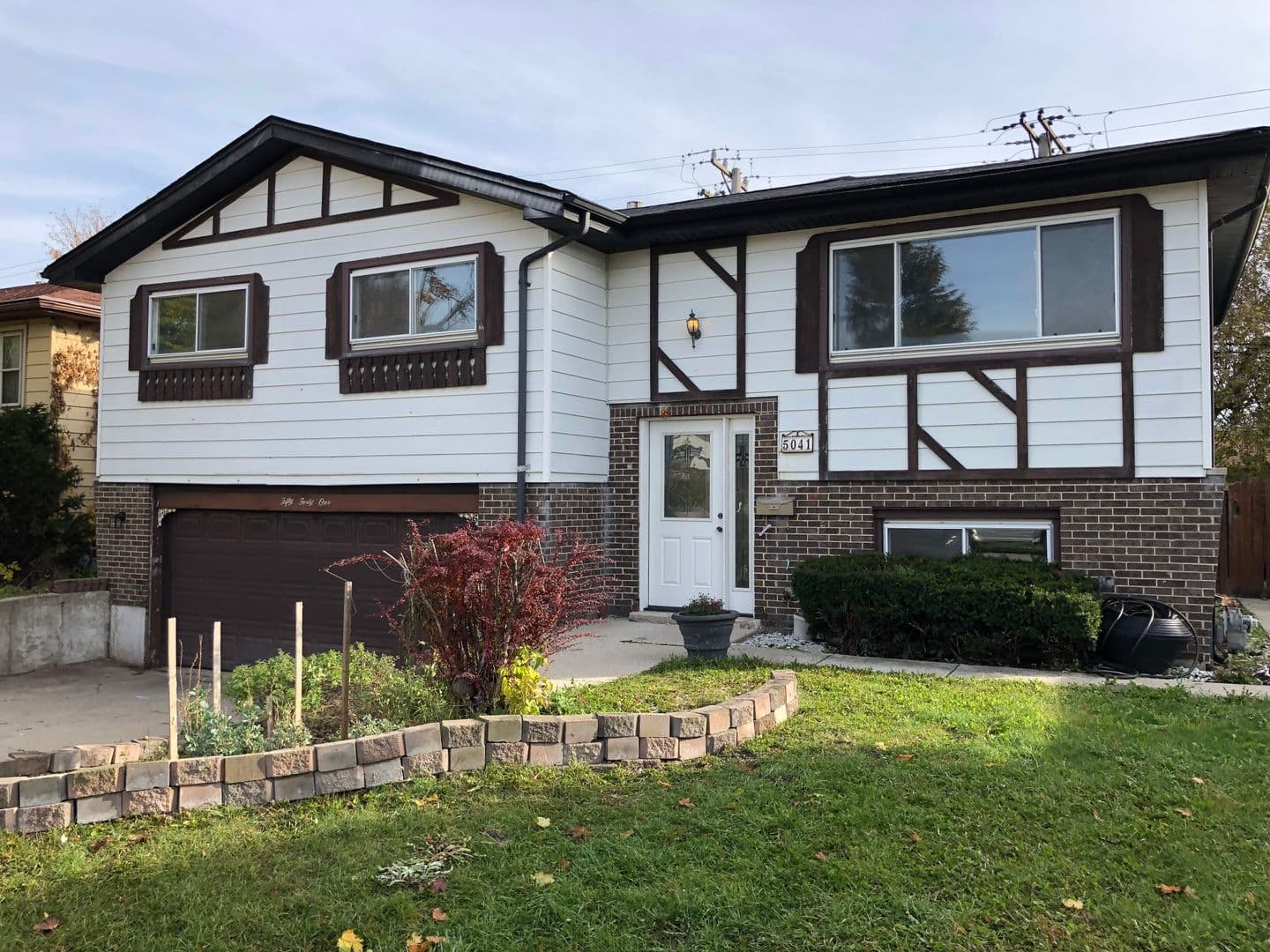 Schiller Park House: 5041 Forster Ave