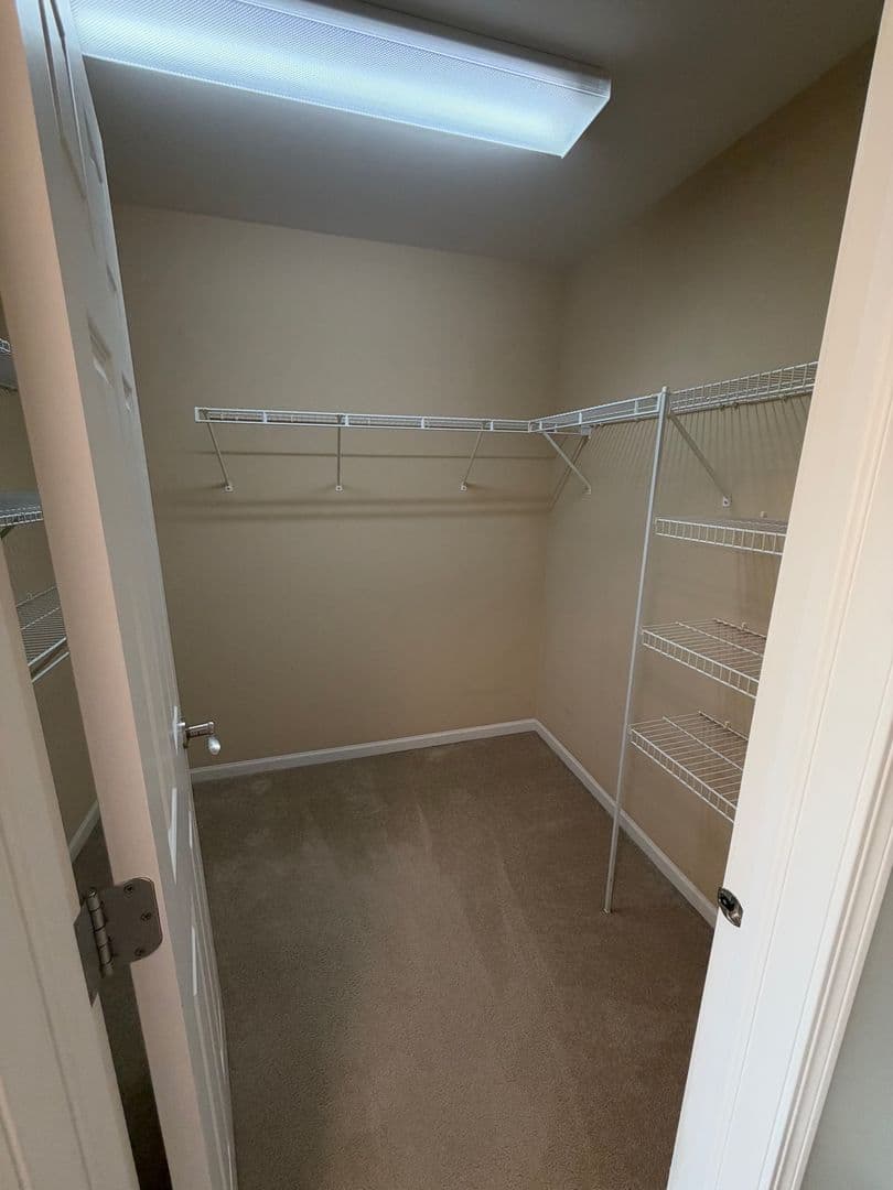 Streamwood Townhome: 924 Elizabeth Dr