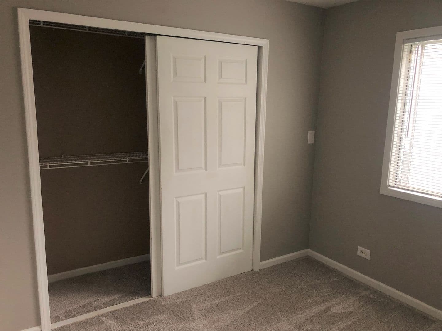 Bolingbrook House: 448 Independence