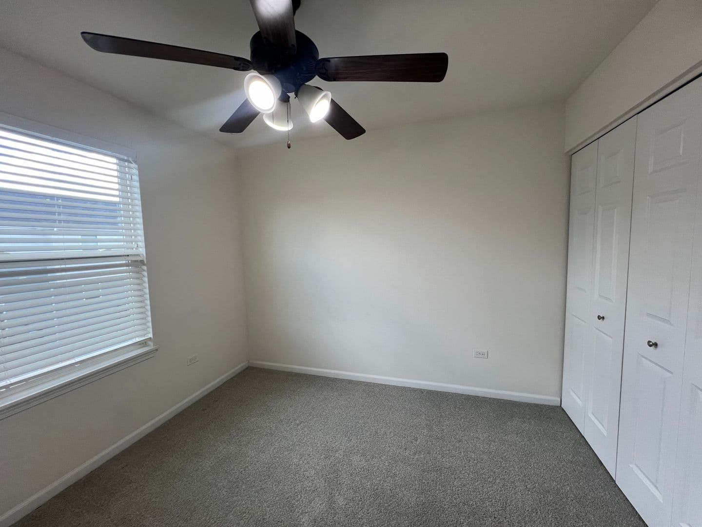 Warrenville House: 3s625 Camden St