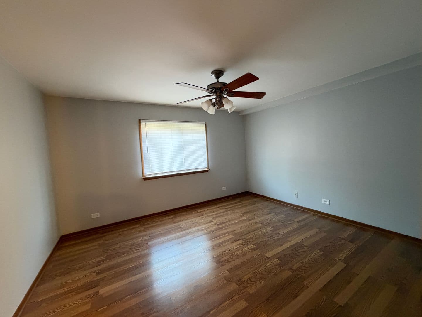 Des Plaines Apartment: 493 Leslie Ct Apt 102