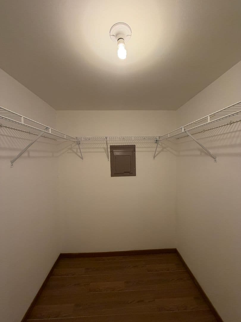 Des Plaines Apartment: 493 Leslie Ct Apt 102