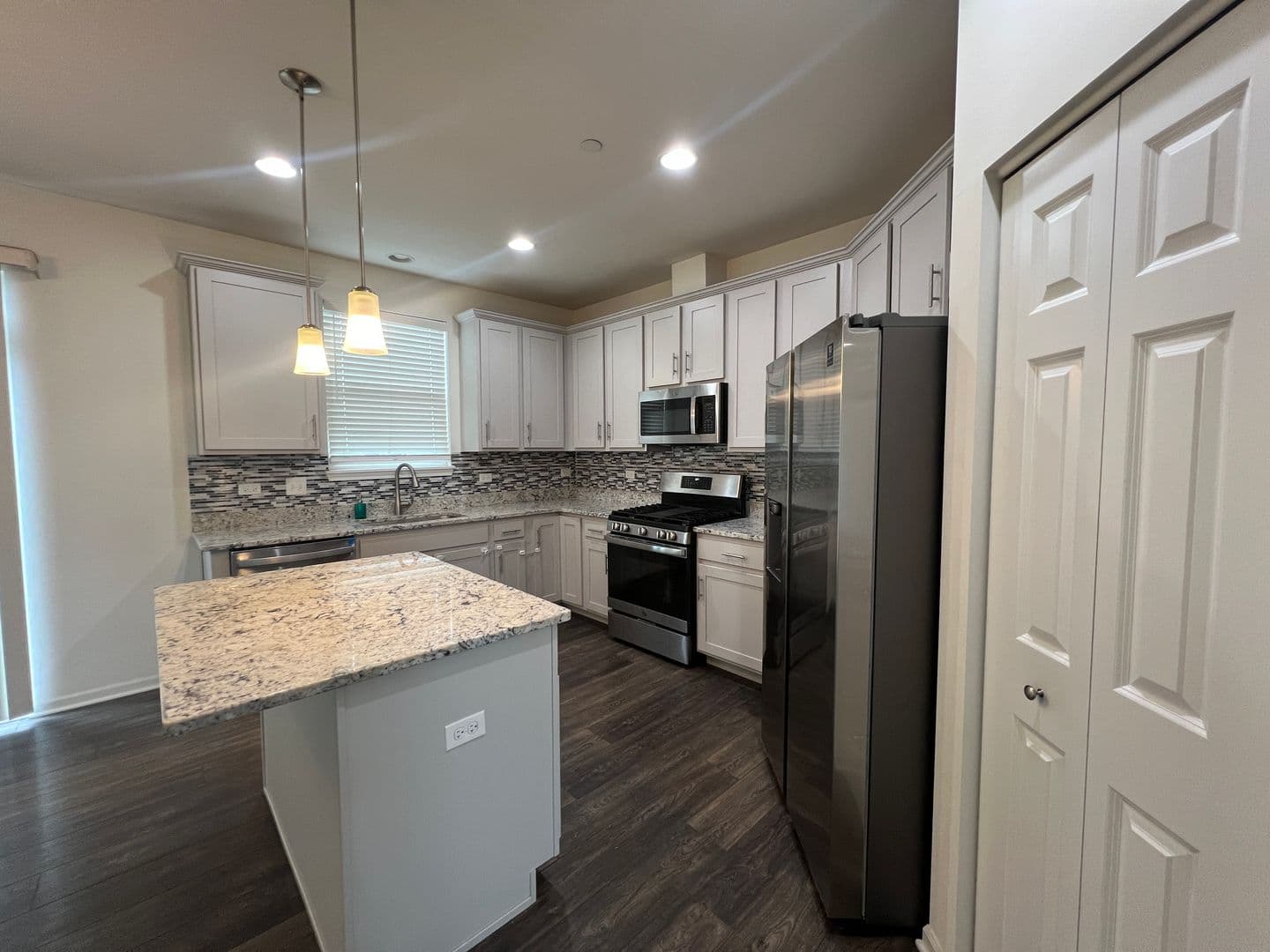 Warrenville House: 3s625 Camden St