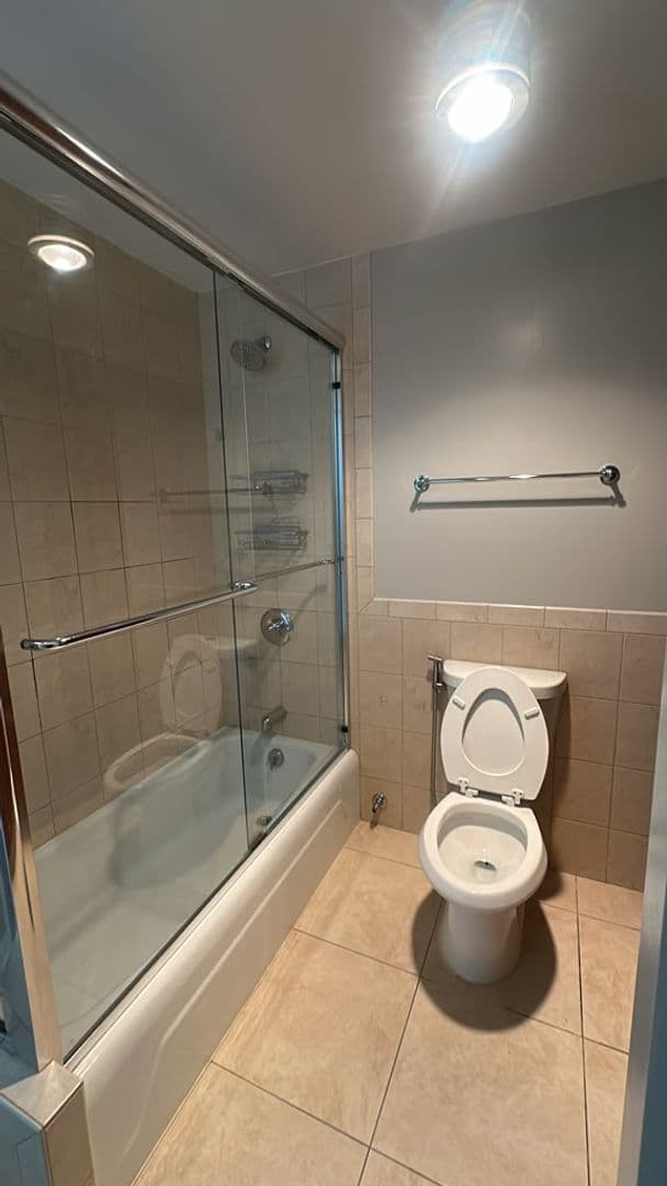 Chicago House: 505 N Lake Shore Dr. 1407-1408