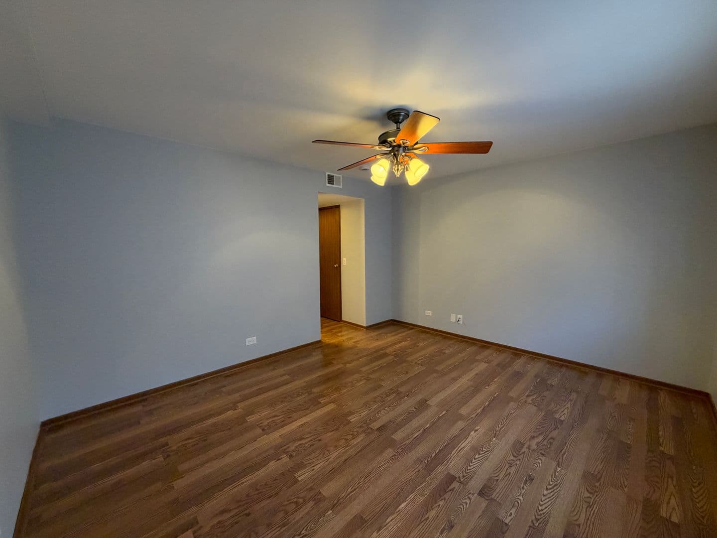 Des Plaines Apartment: 493 Leslie Ct Apt 102