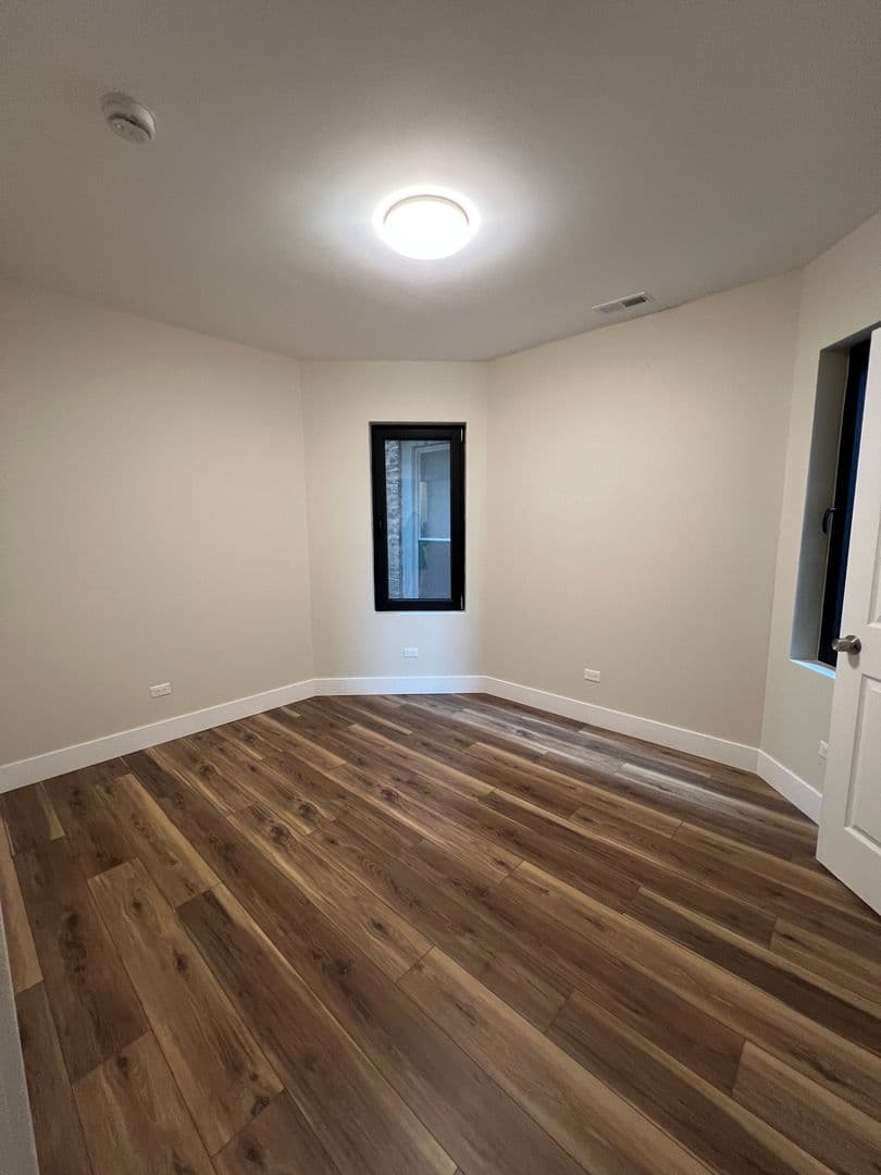 Chicago Apartment: 4434 W Monroe St