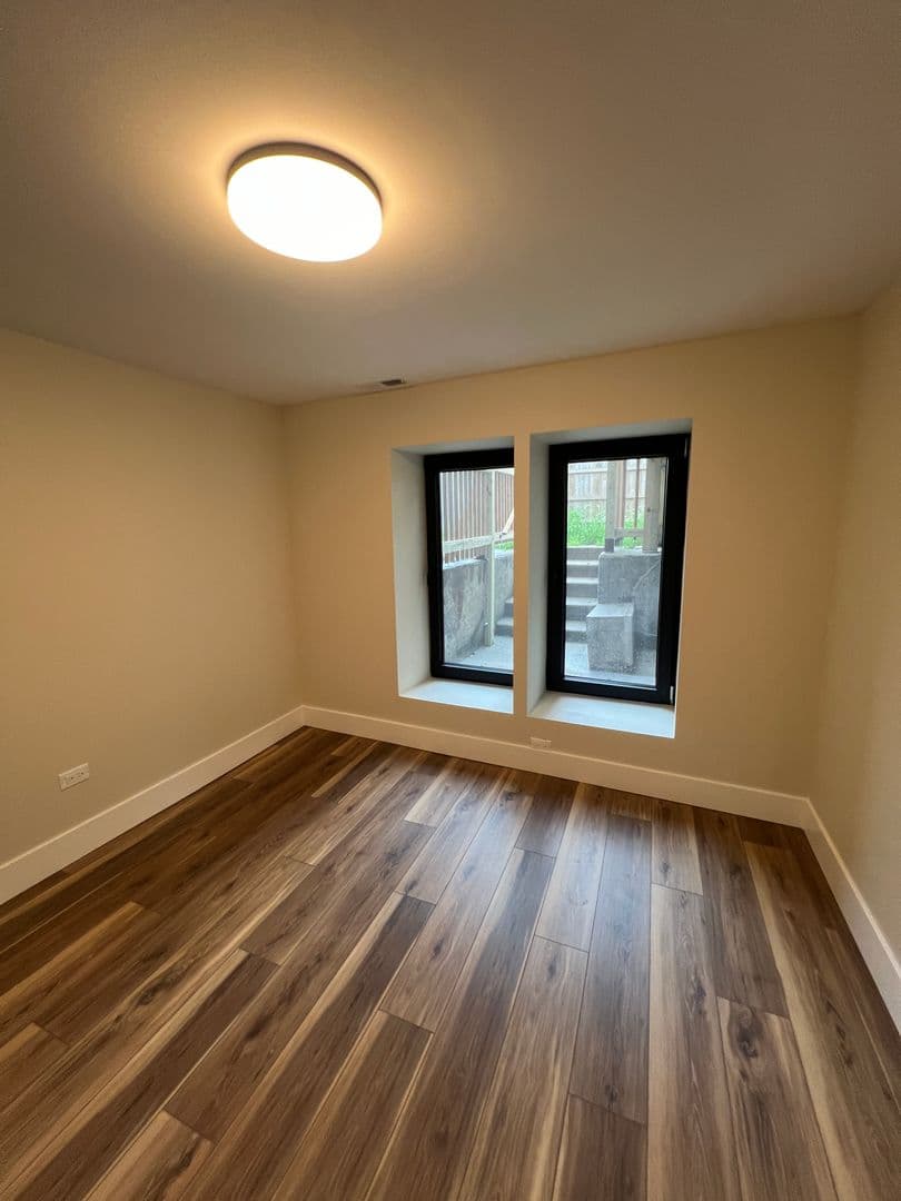 Chicago Apartment: 4434 W Monroe St