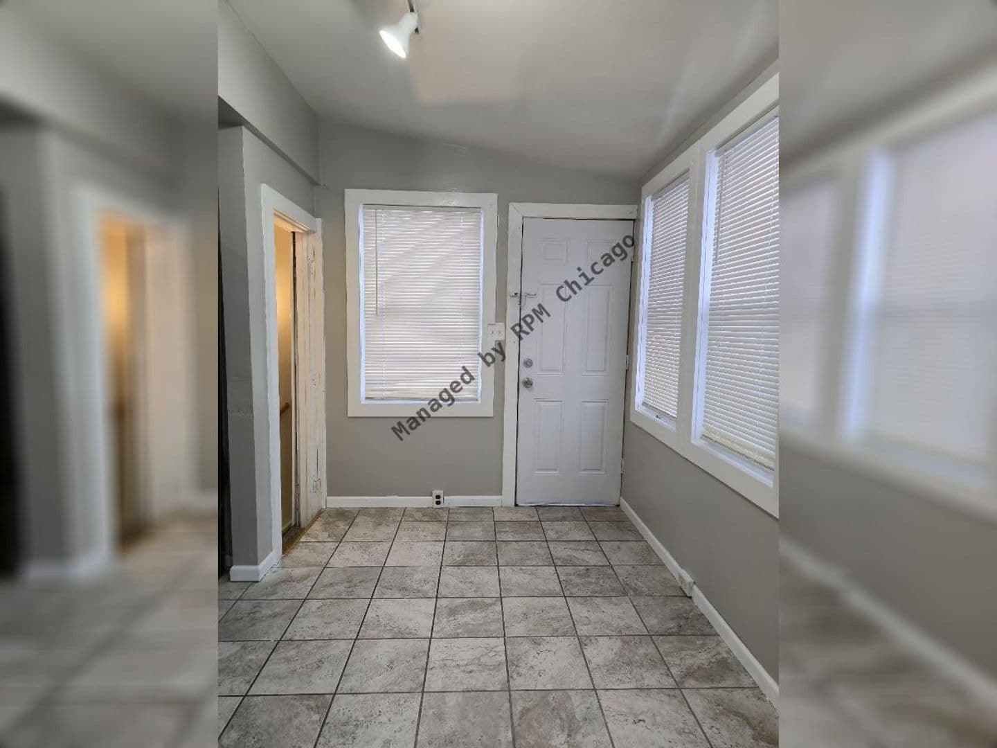 Chicago House: 3240 W 64th Pl