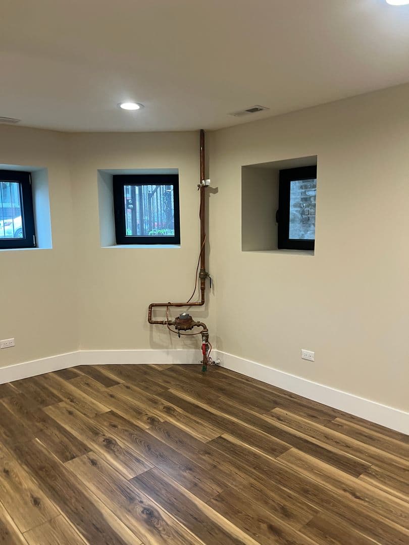 Chicago Apartment: 4434 W Monroe St