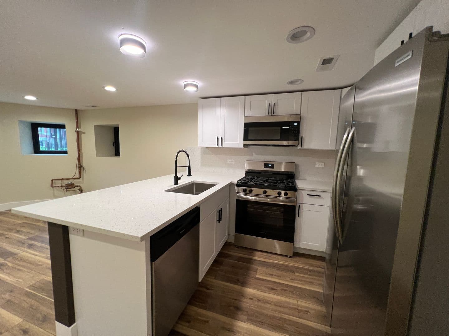 Chicago Apartment: 4434 W Monroe St