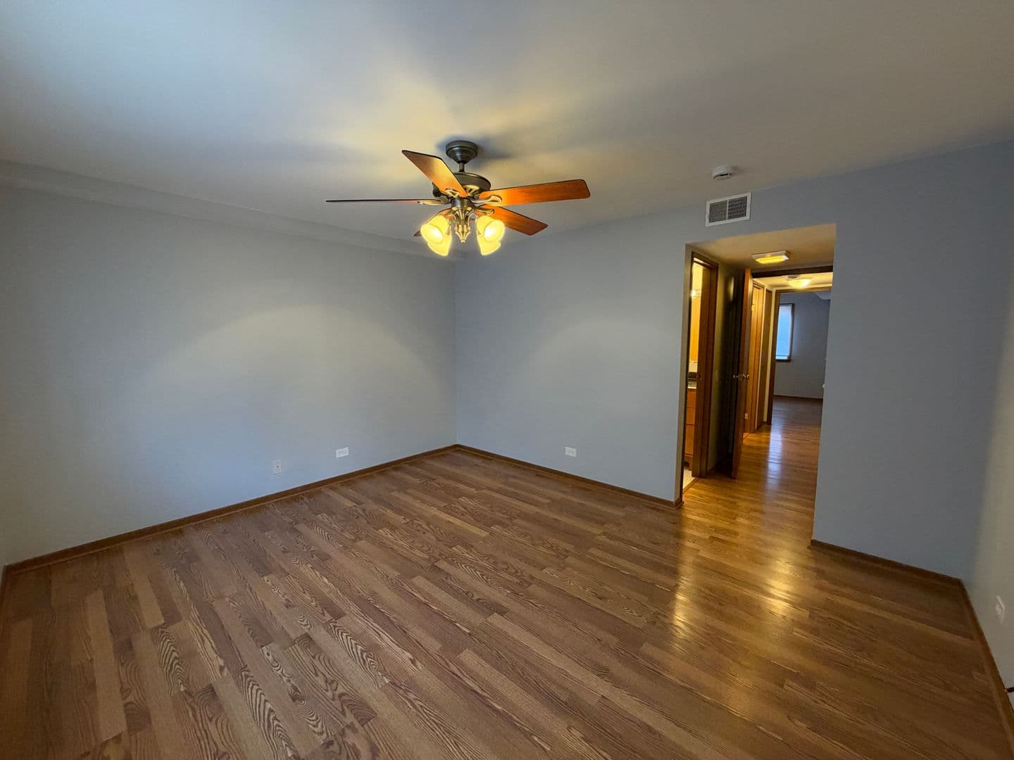 Des Plaines Apartment: 493 Leslie Ct Apt 102