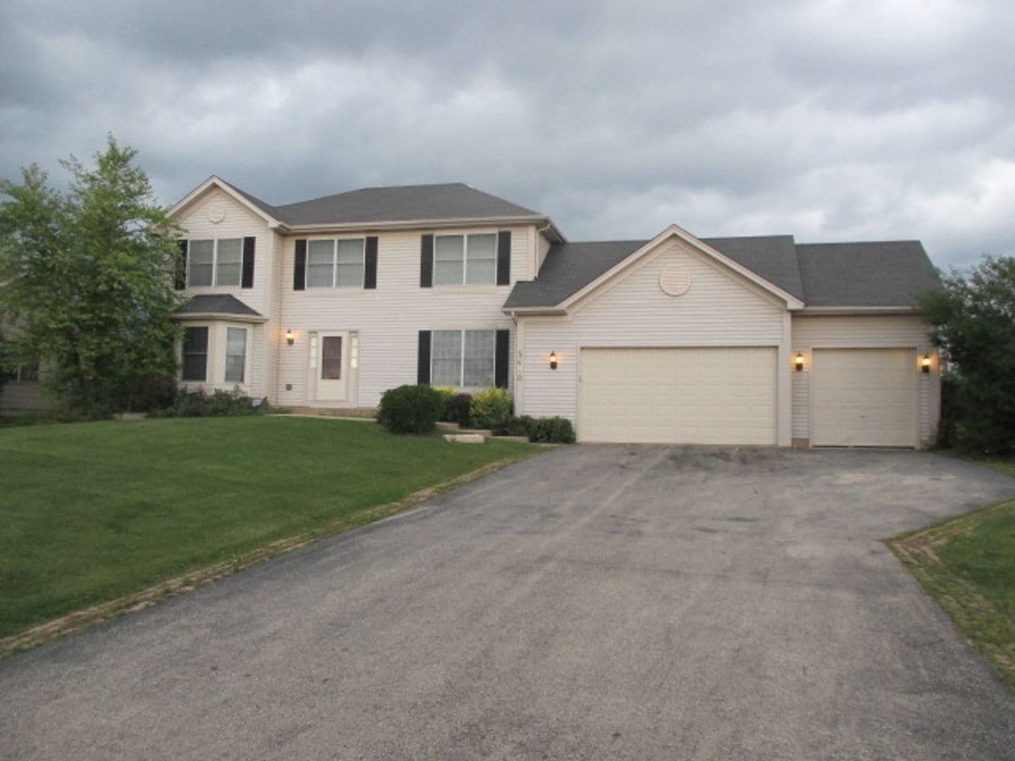 Hoffman Estates House: 5490 Fox Path Ln