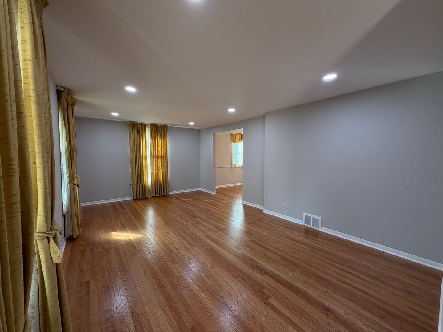 Darien House: 614 69th St