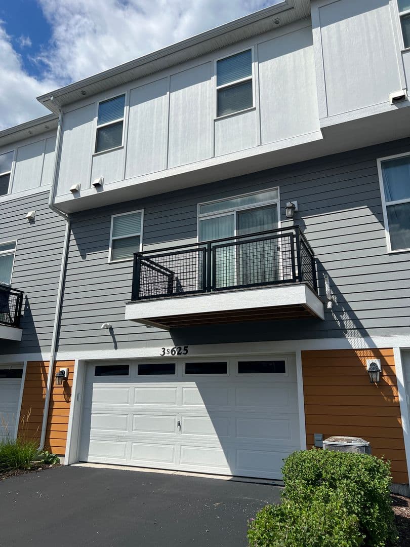 Warrenville House: 3s625 Camden St