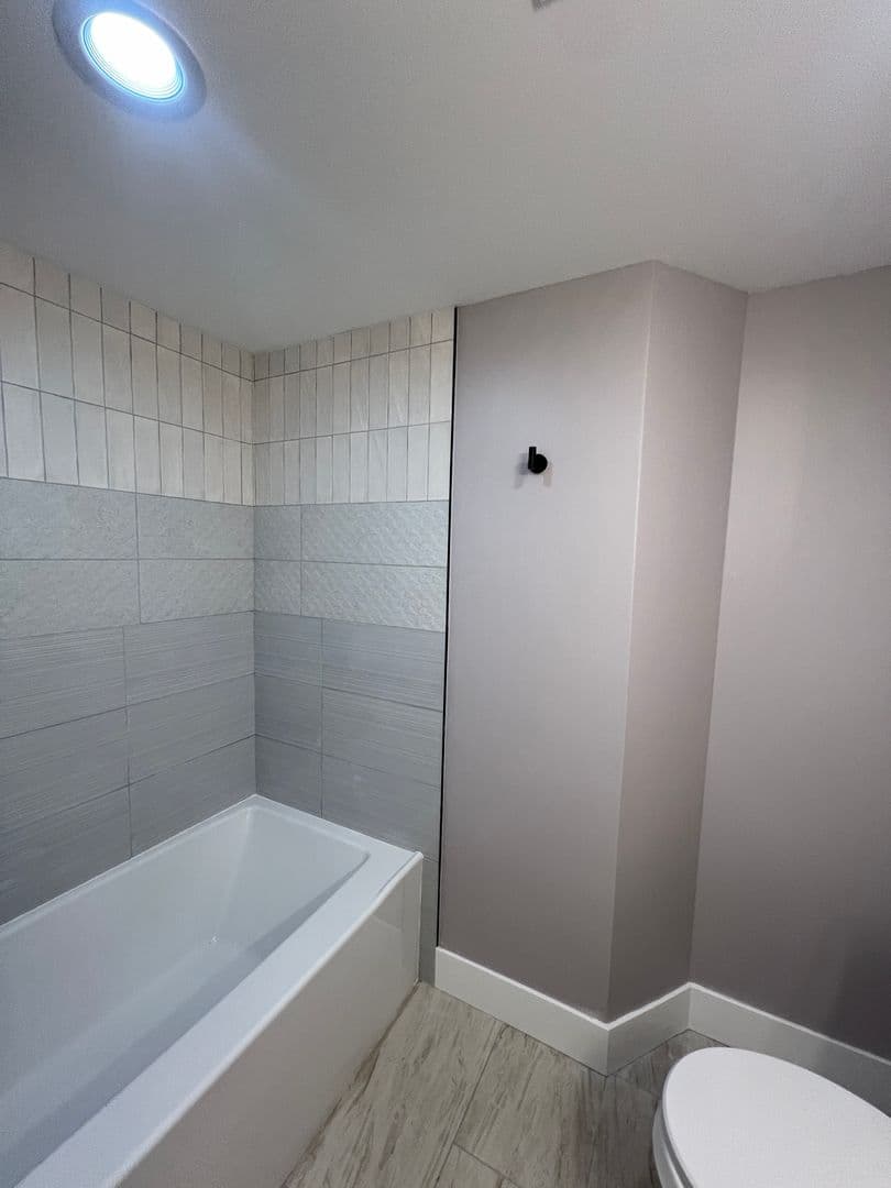 Chicago Apartment: 4434 W Monroe St