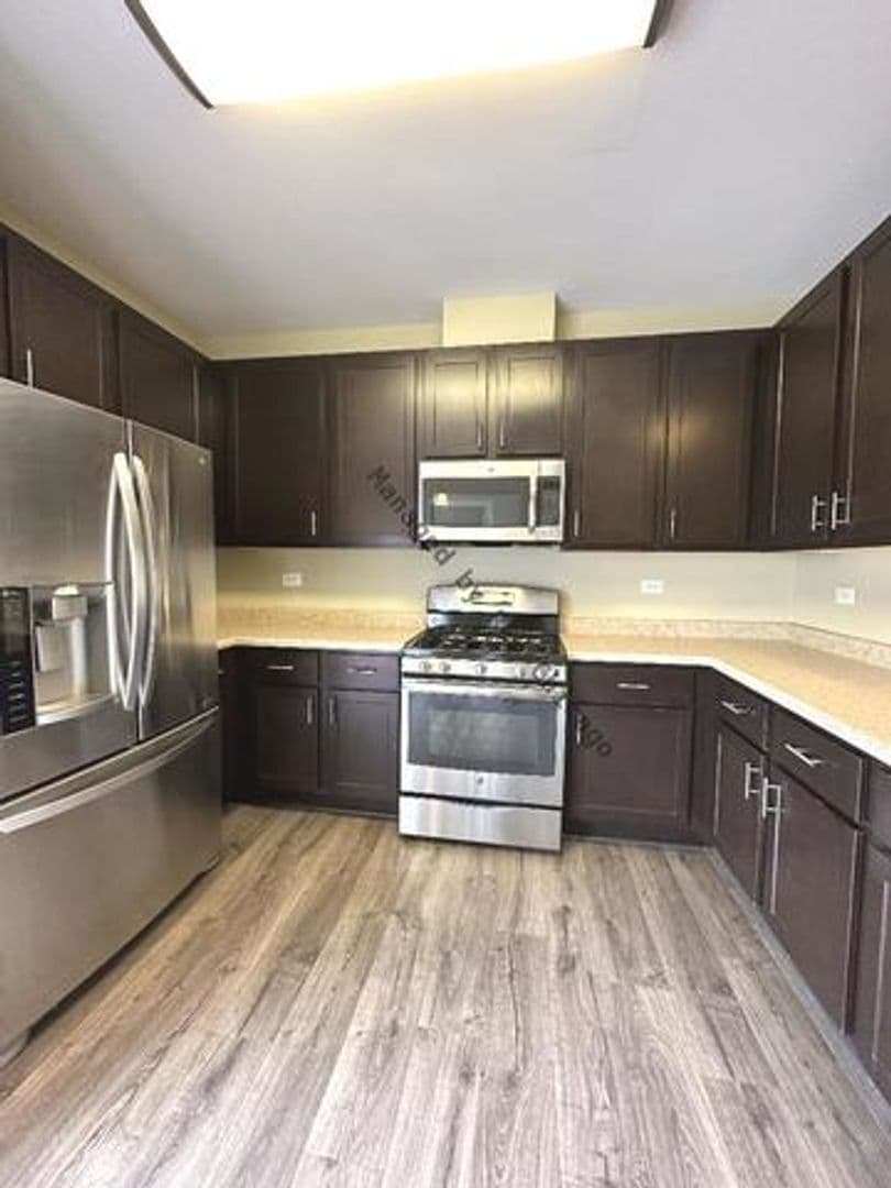 Cary House: 649 Cary Woods Cir