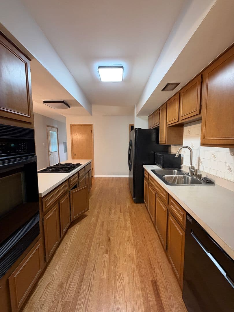 Darien House: 614 69th St