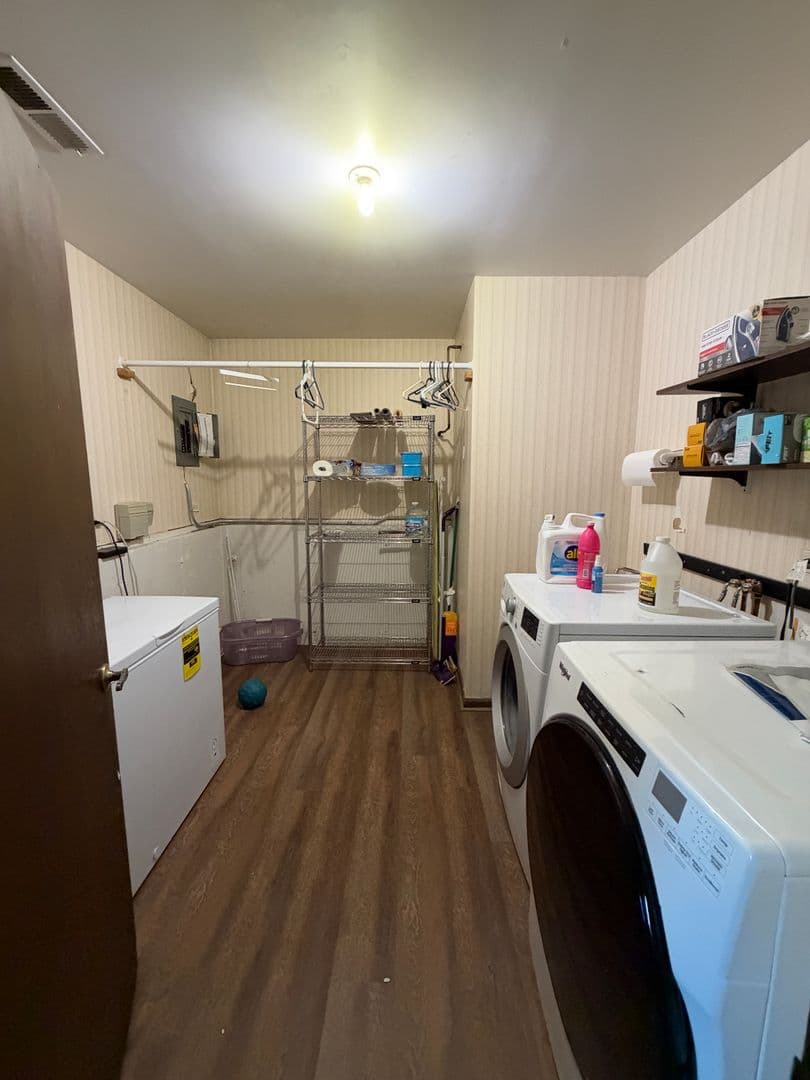 Gurnee House: 338 Belle Plaine Ave