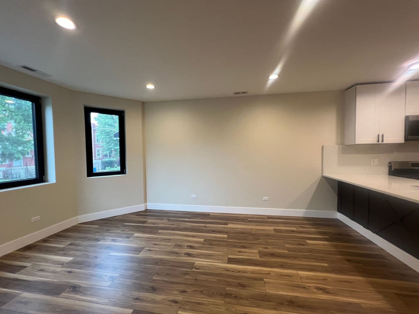 Chicago Apartment: 4434 W Monroe St