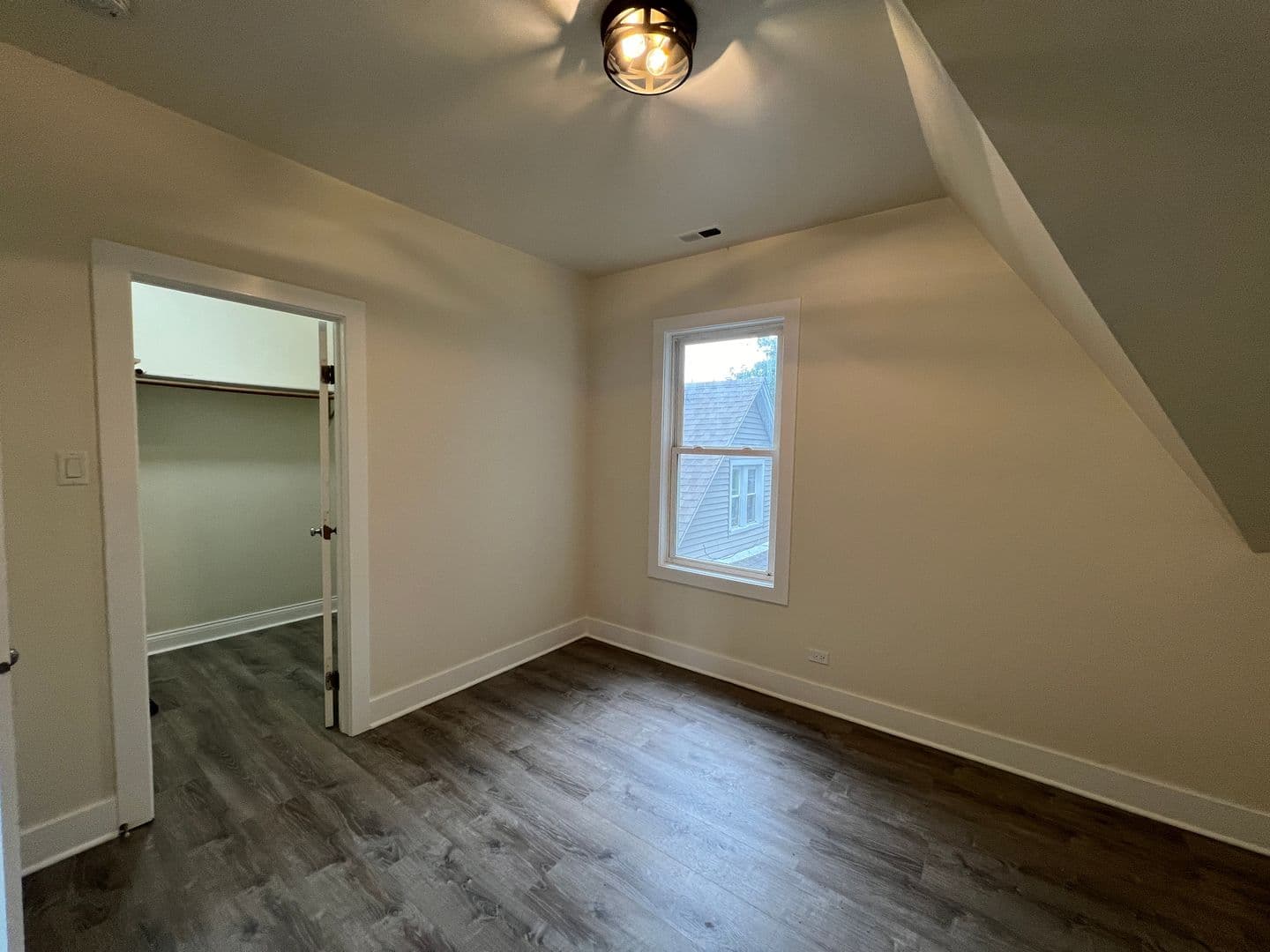 Lansing House: 3427 Lake St