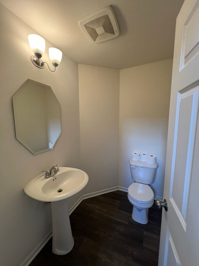 Warrenville House: 3s625 Camden St