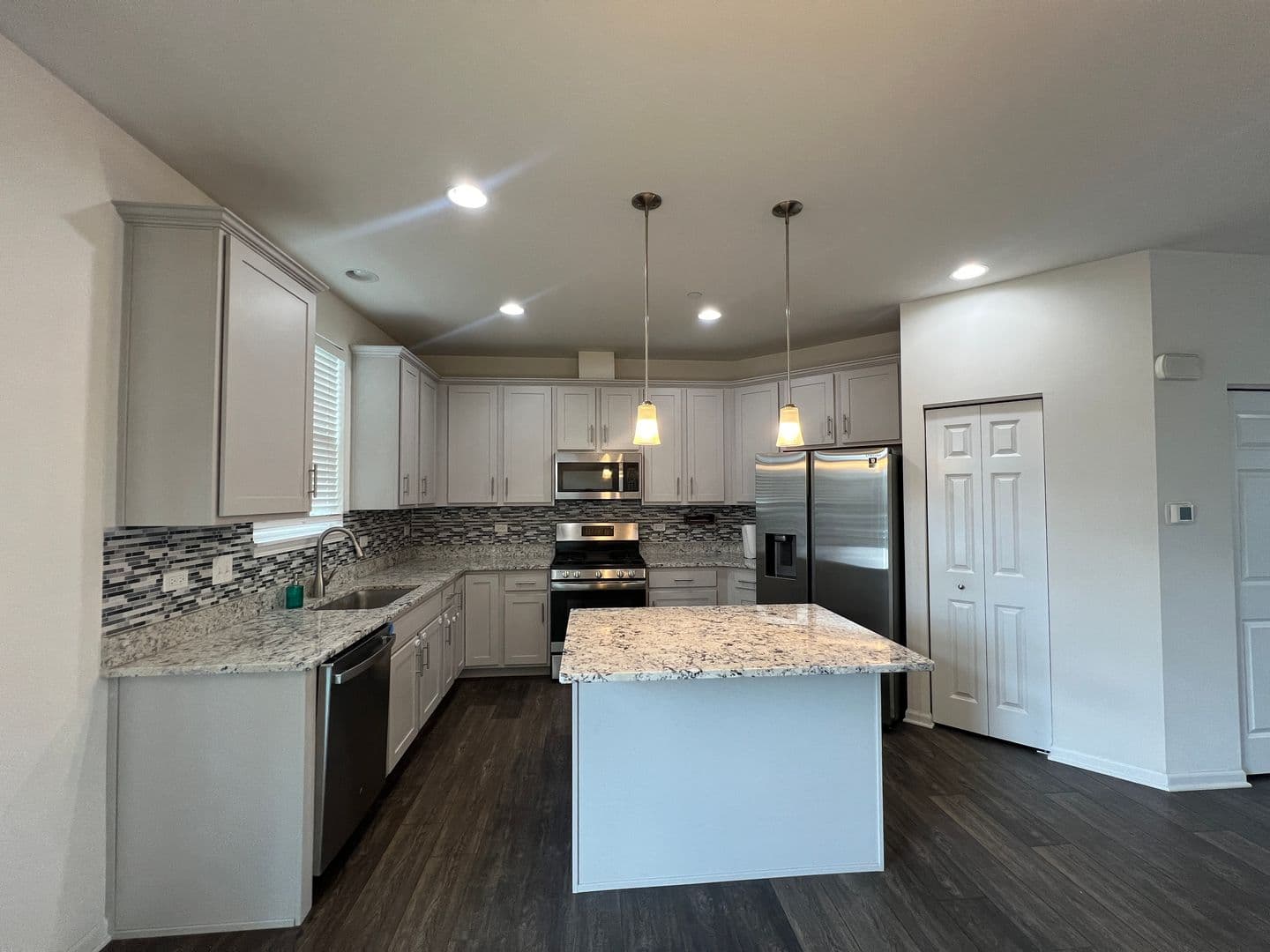 Warrenville House: 3s625 Camden St