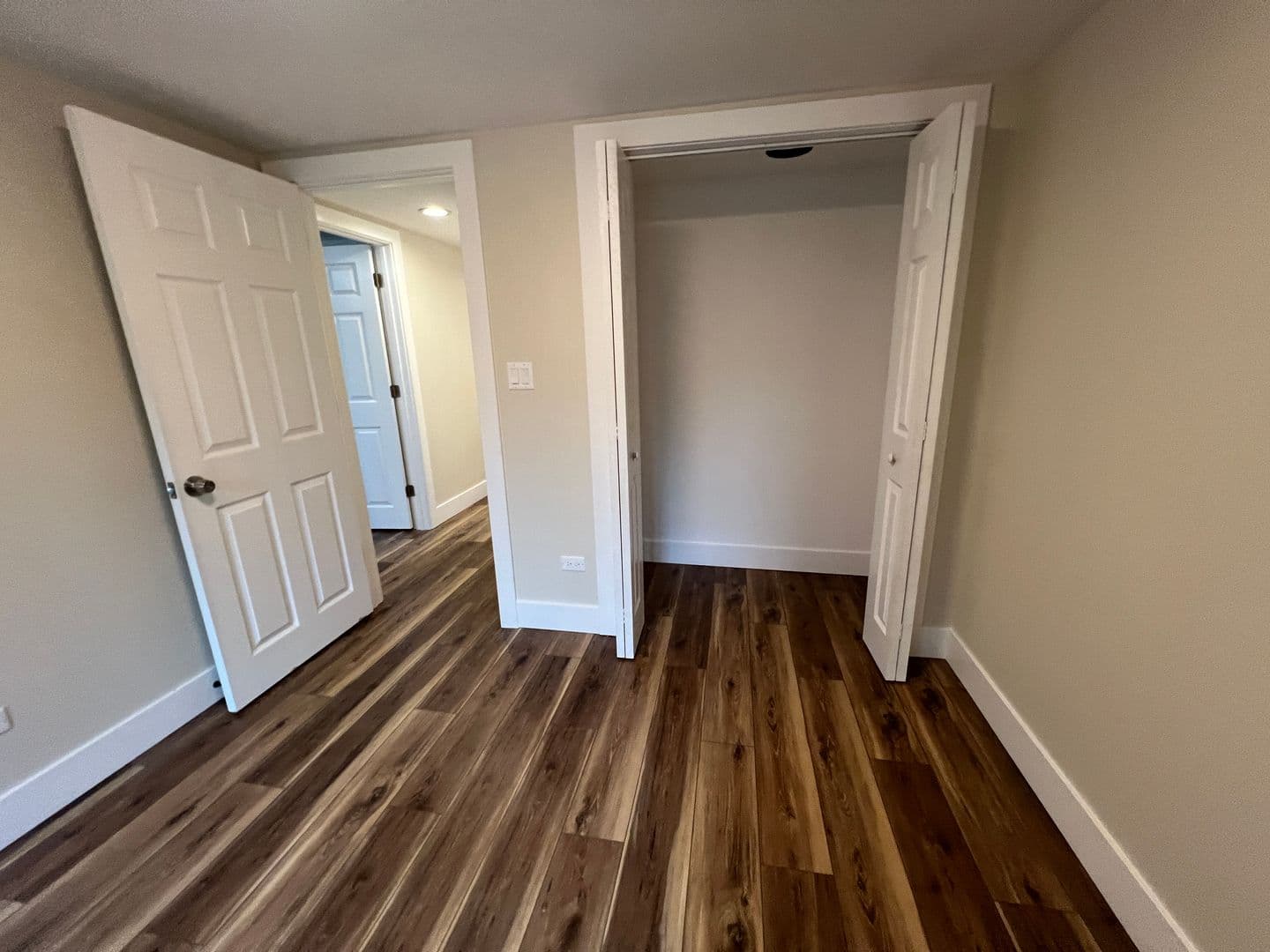 Chicago Apartment: 4434 W Monroe St