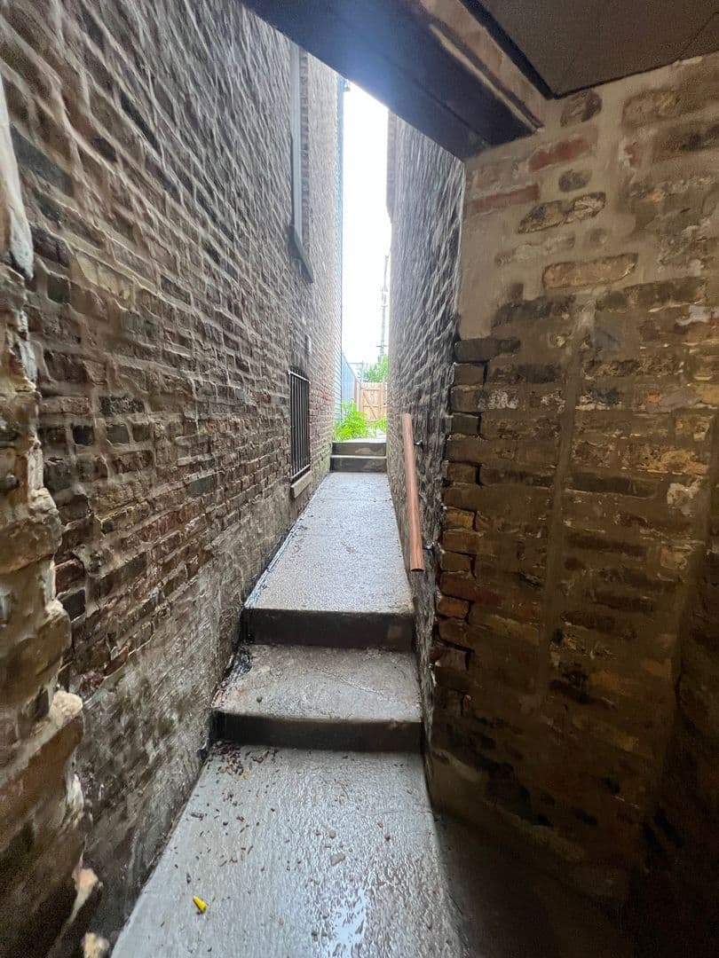 Chicago Apartment: 4434 W Monroe St