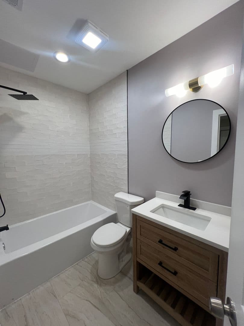 Chicago Apartment: 4434 W Monroe St