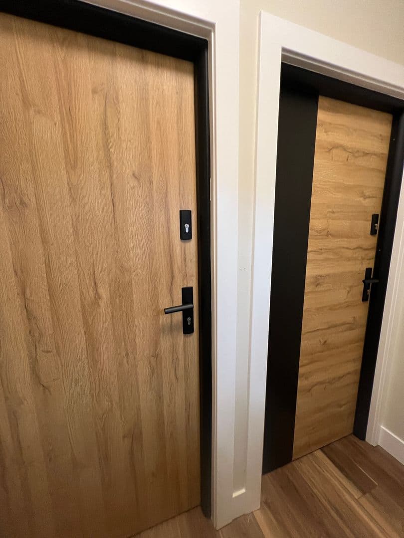 Chicago Apartment: 4434 W Monroe St