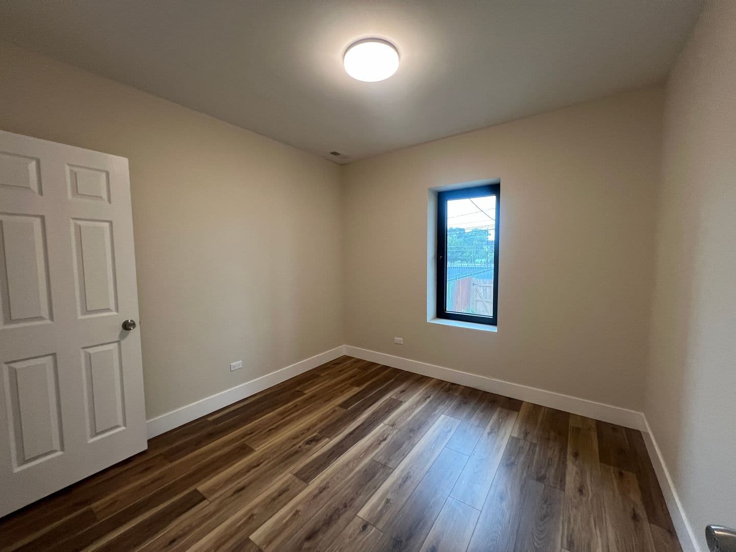 Chicago Apartment: 4434 W Monroe St