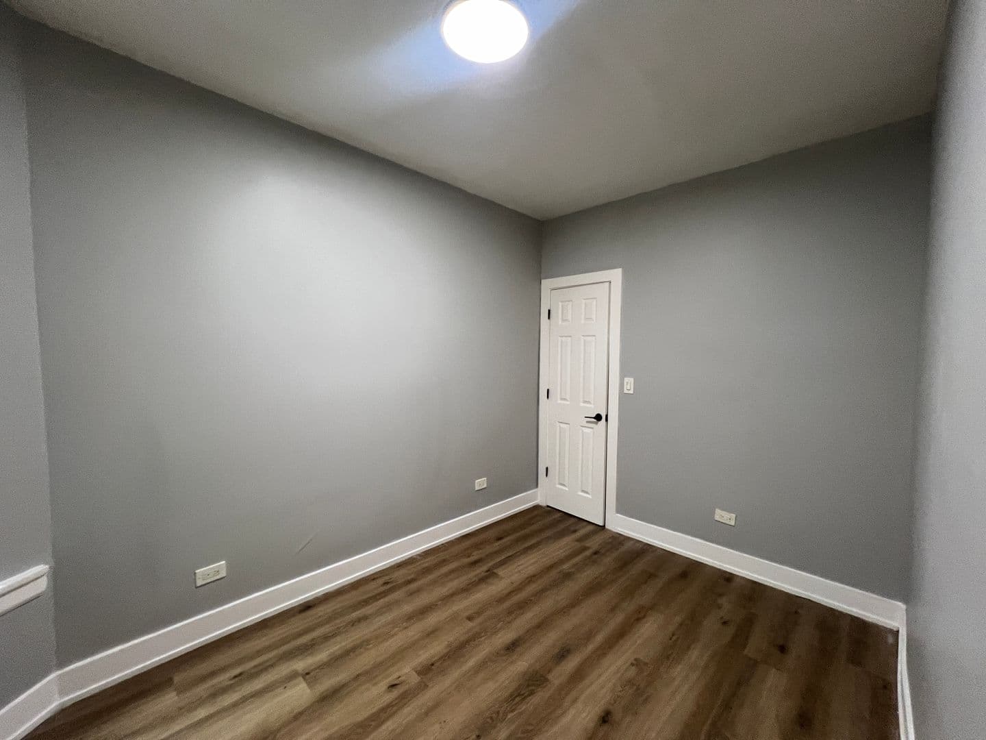 Chicago Apartment: 6804 S Champlain Ave