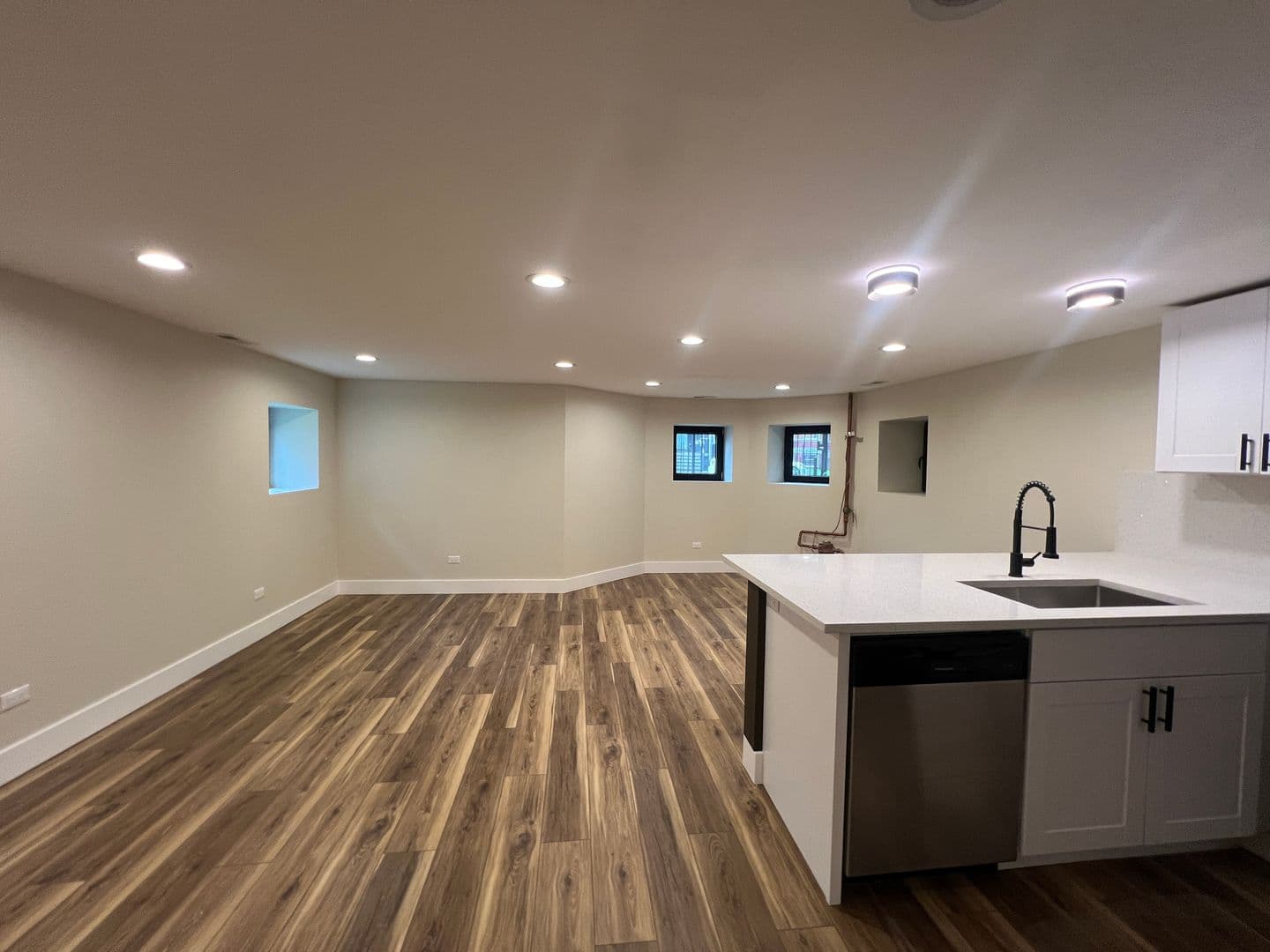 Chicago Apartment: 4434 W Monroe St