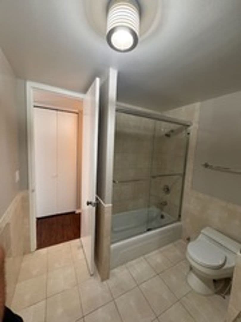 Chicago House: 505 N Lake Shore Dr. 1407-1408