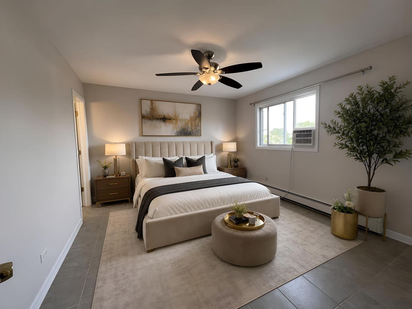 La Grange House: 355 Bluff Ave