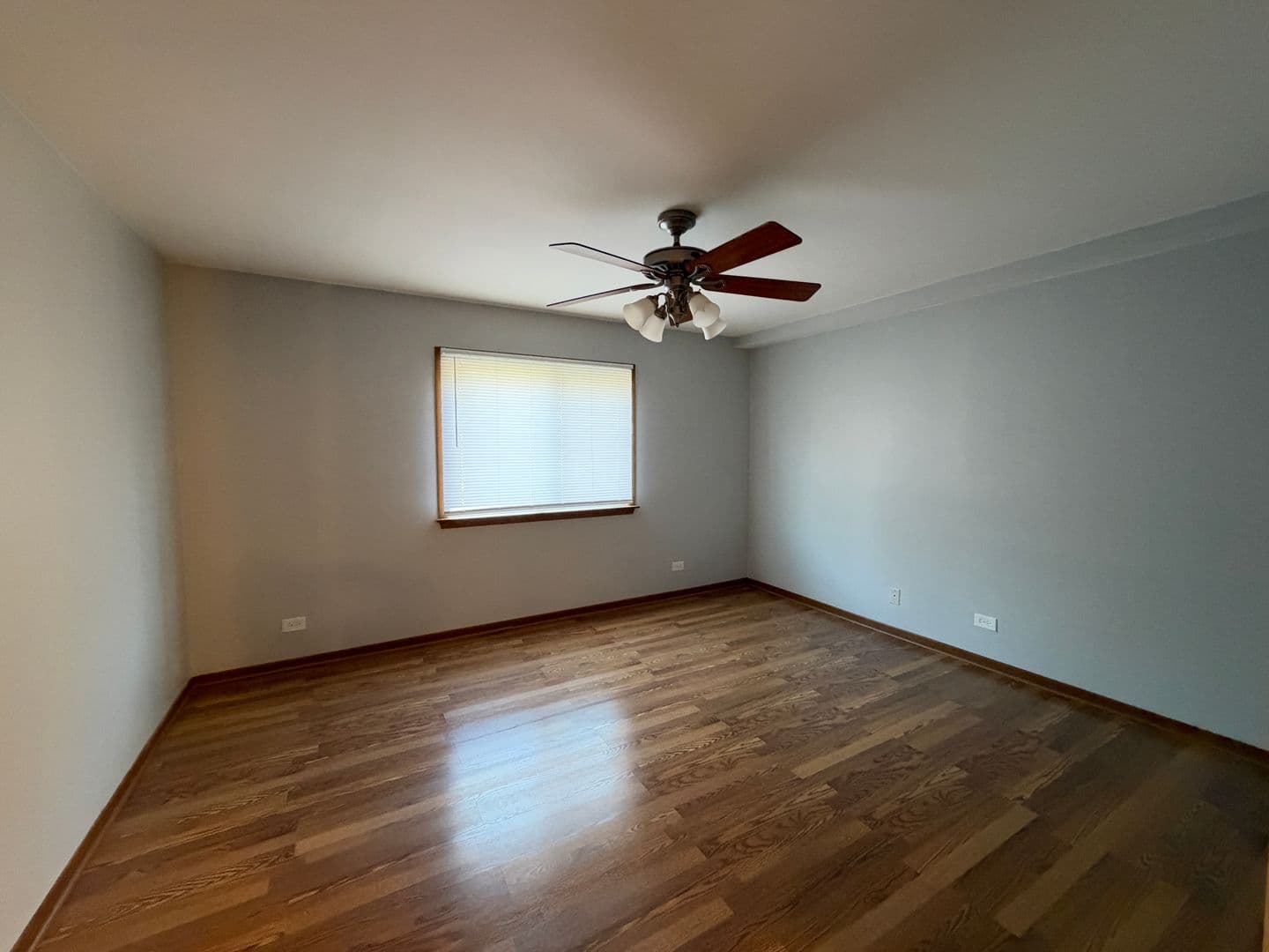 Des Plaines Apartment: 493 Leslie Ct Apt 102