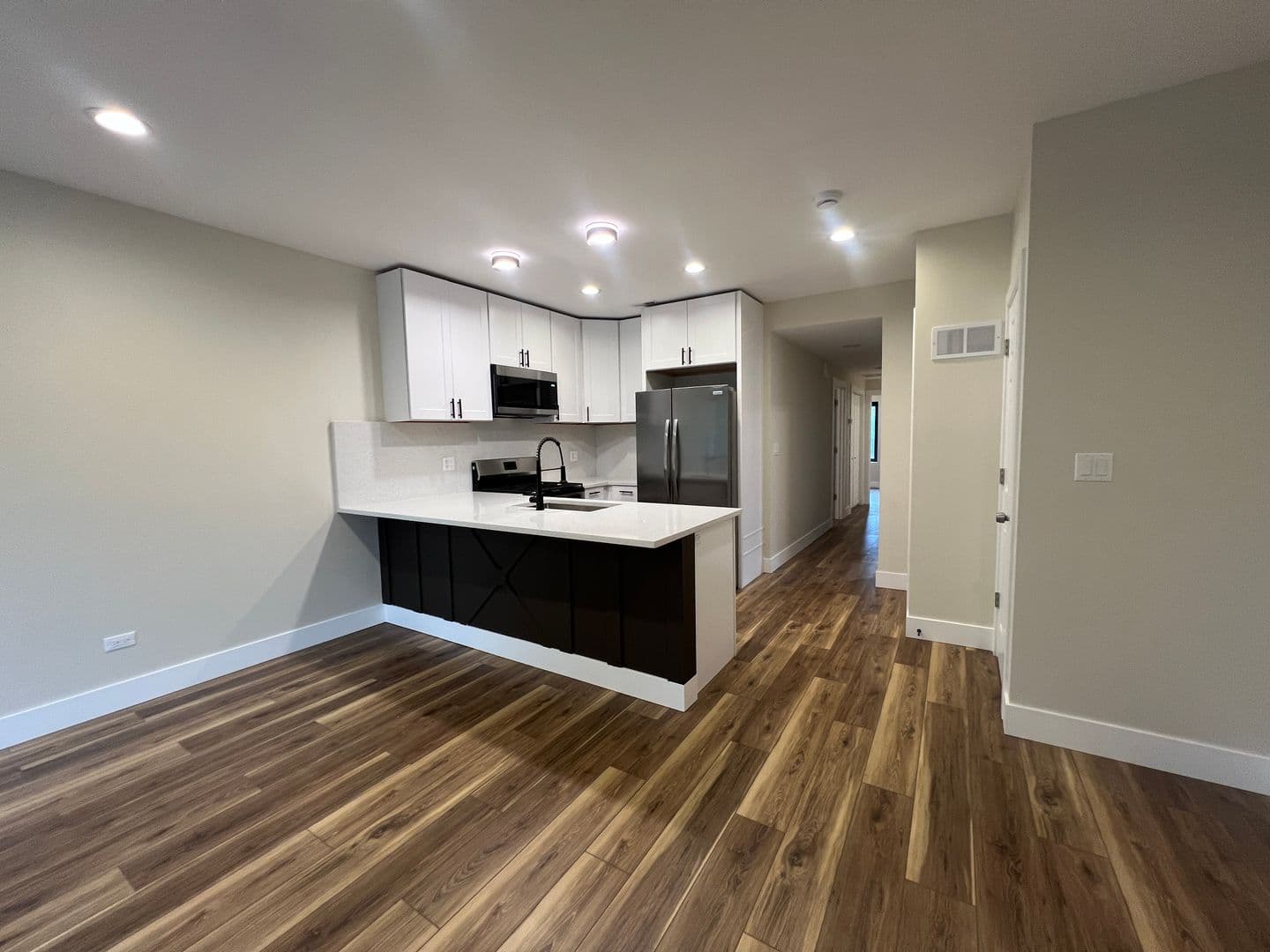 Chicago Apartment: 4434 W Monroe St