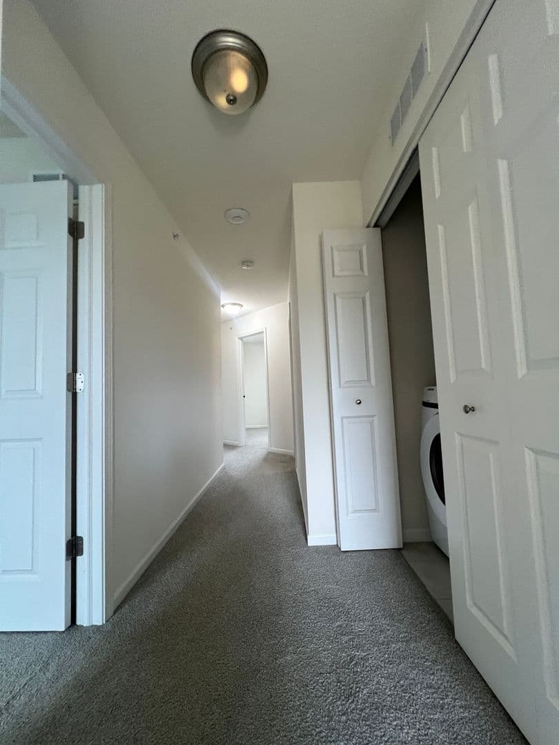 Warrenville House: 3s625 Camden St
