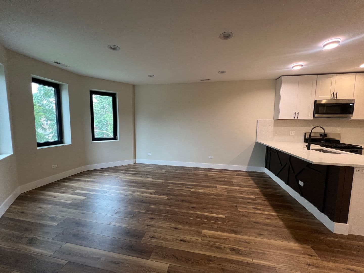 Chicago Apartment: 4434 W Monroe St