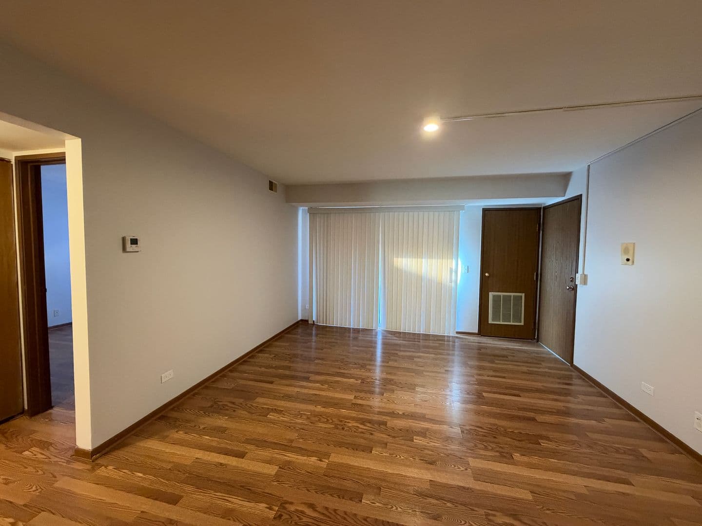 Des Plaines Apartment: 493 Leslie Ct Apt 102