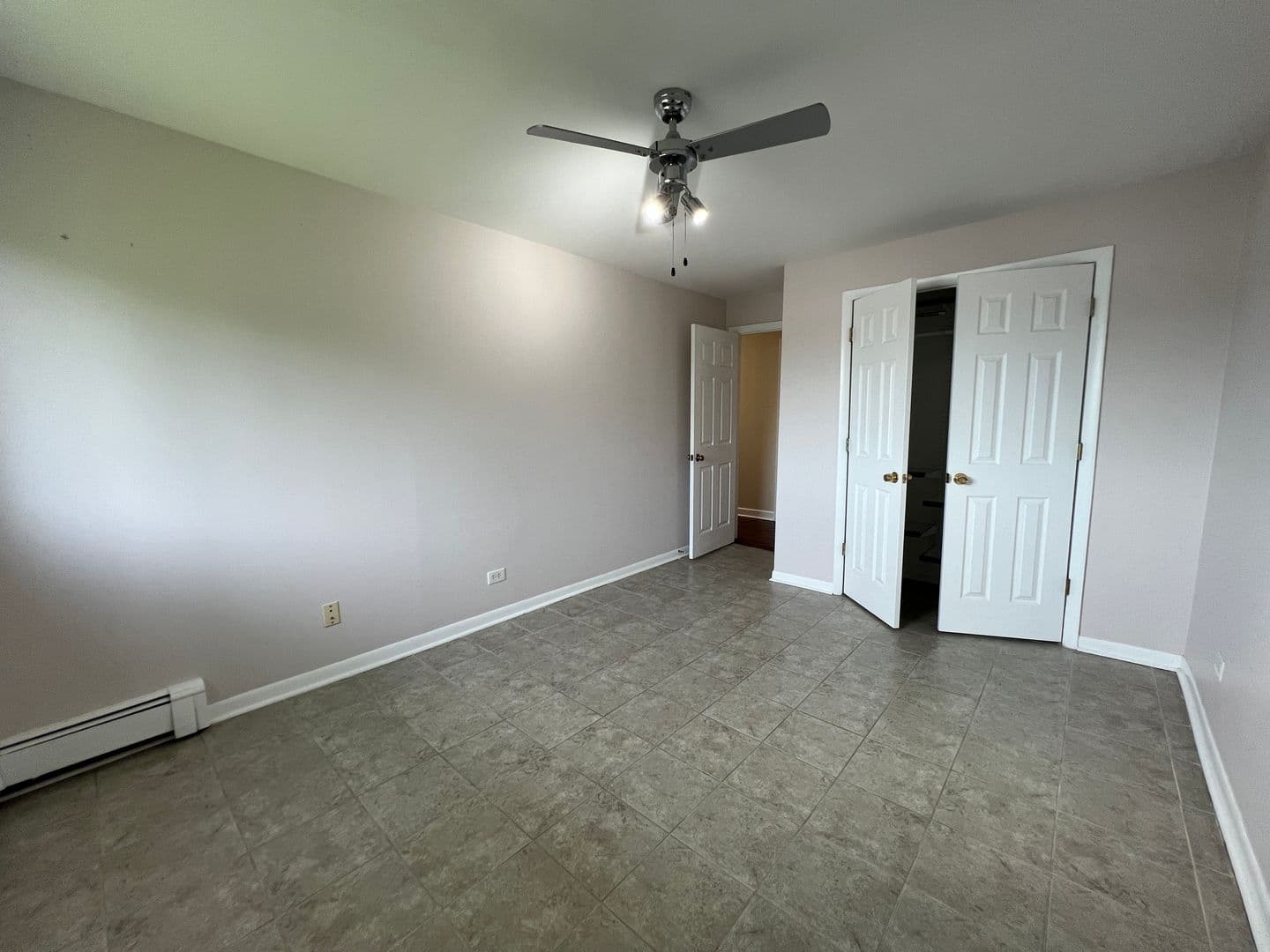 La Grange House: 355 Bluff Ave