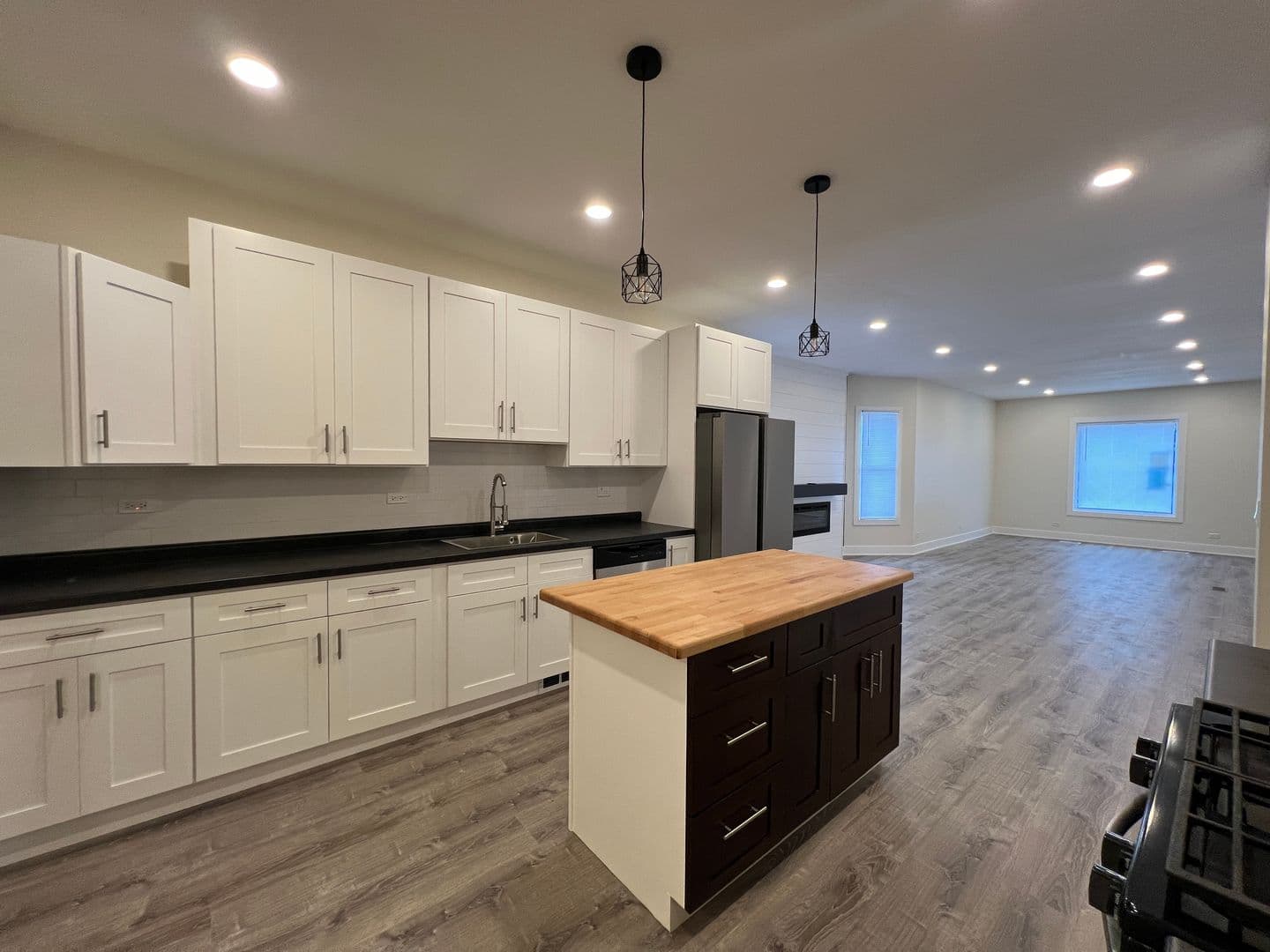 Lansing House: 3427 Lake St
