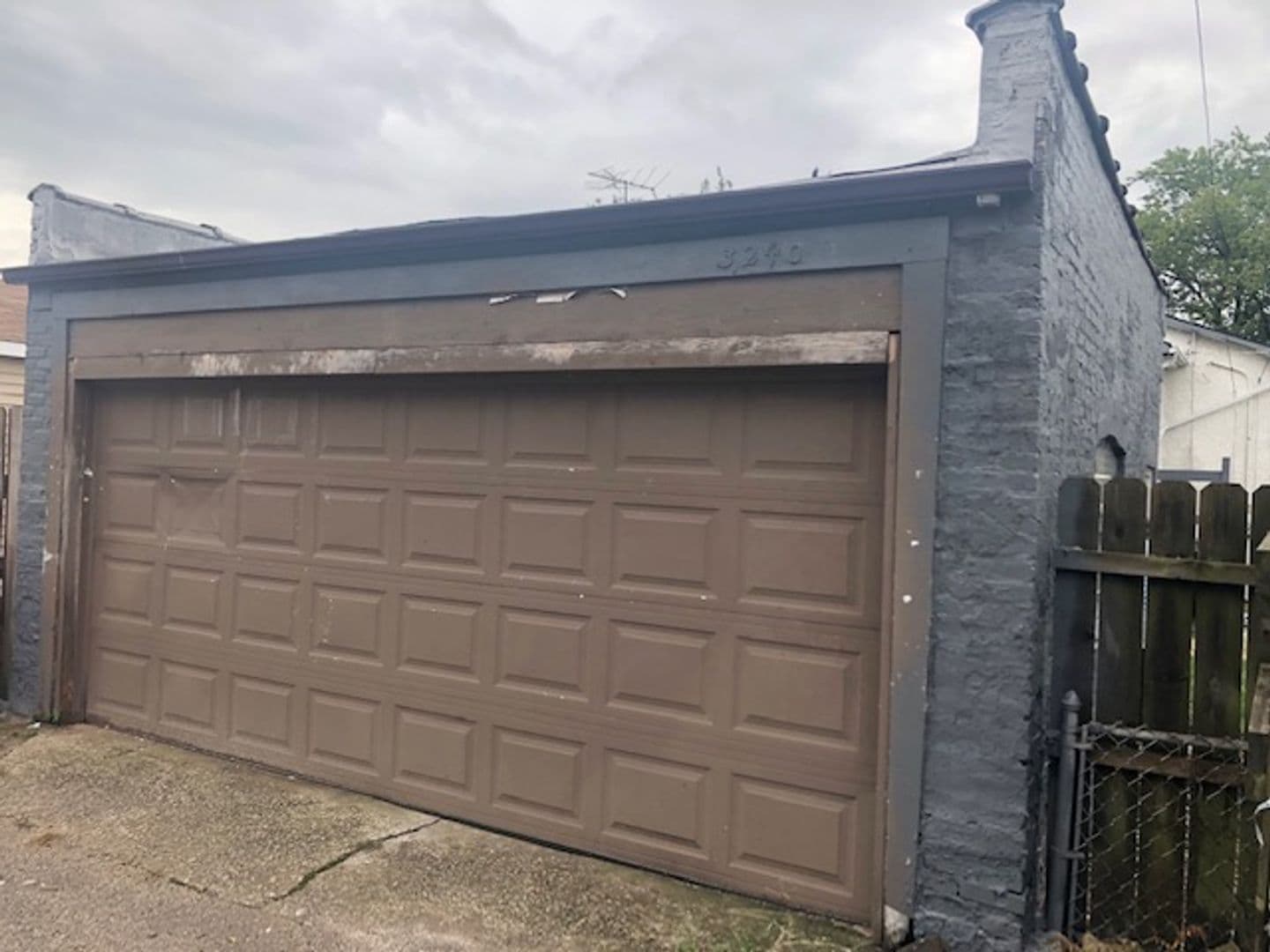 Chicago House: 3240 W 64th Pl