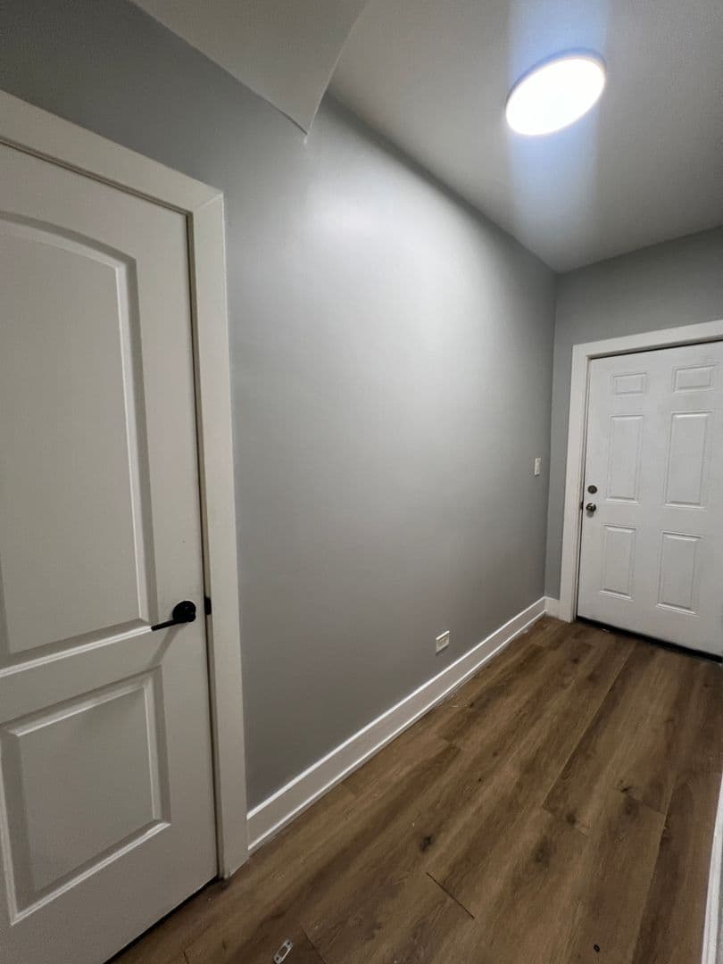 Chicago Apartment: 6804 S Champlain Ave