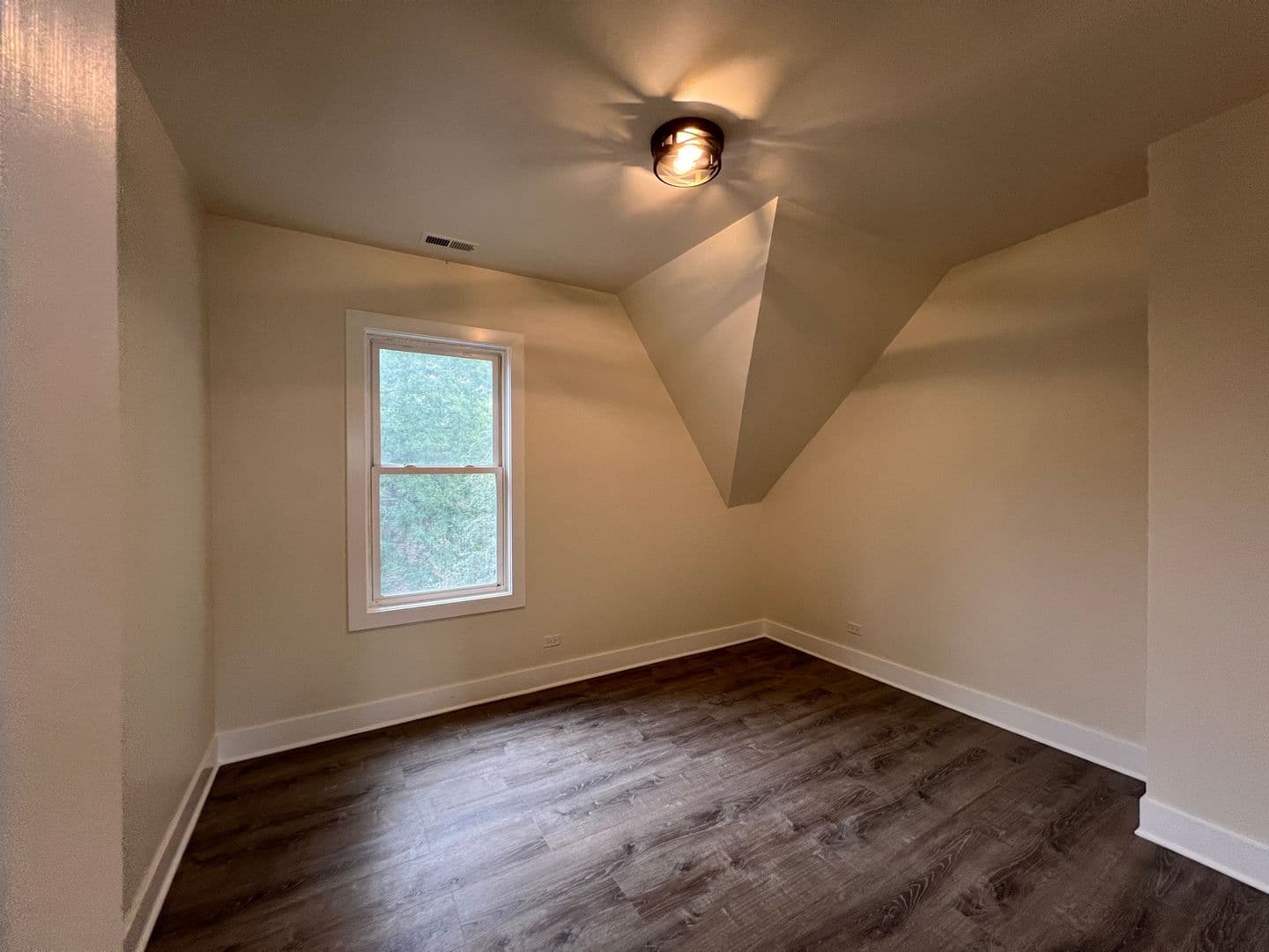 Lansing House: 3427 Lake St