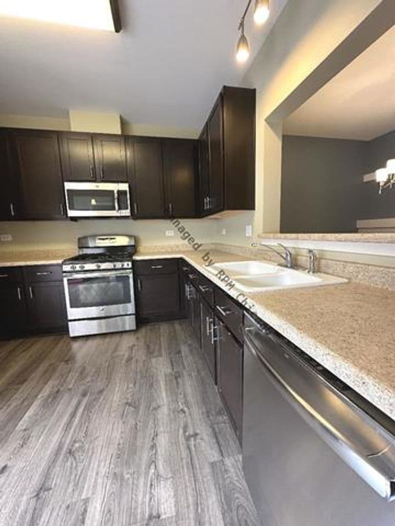 Cary House: 649 Cary Woods Cir