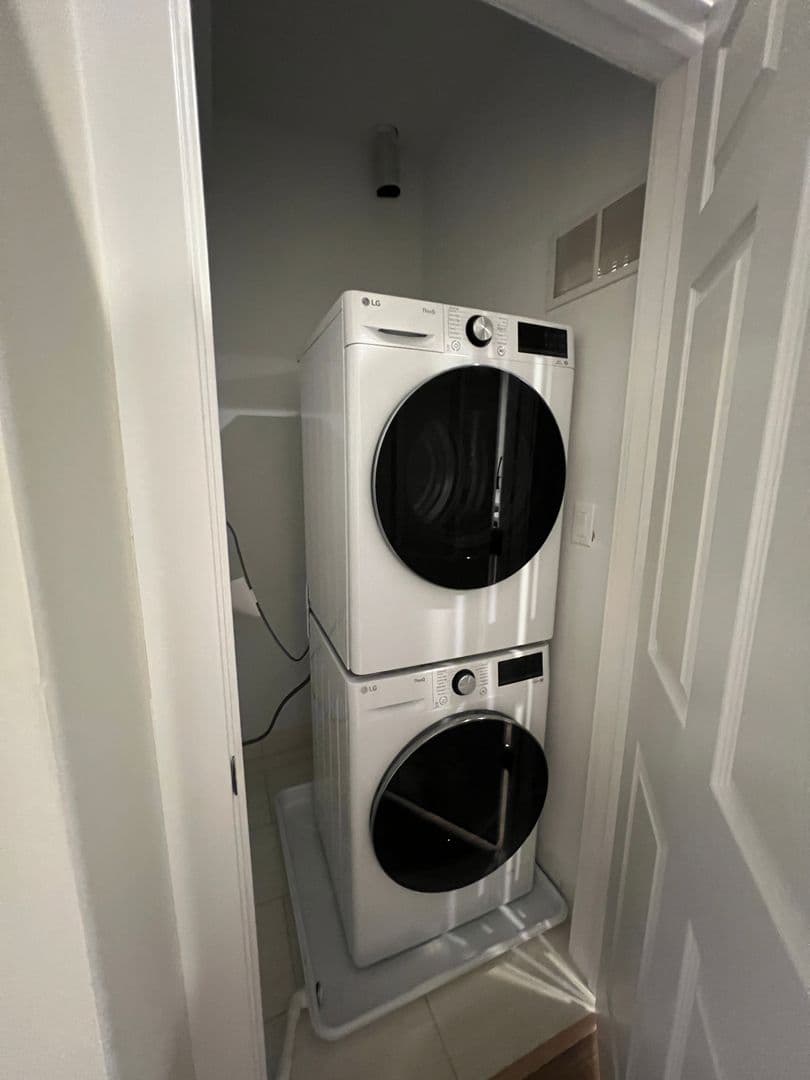 Chicago Apartment: 4434 W Monroe St