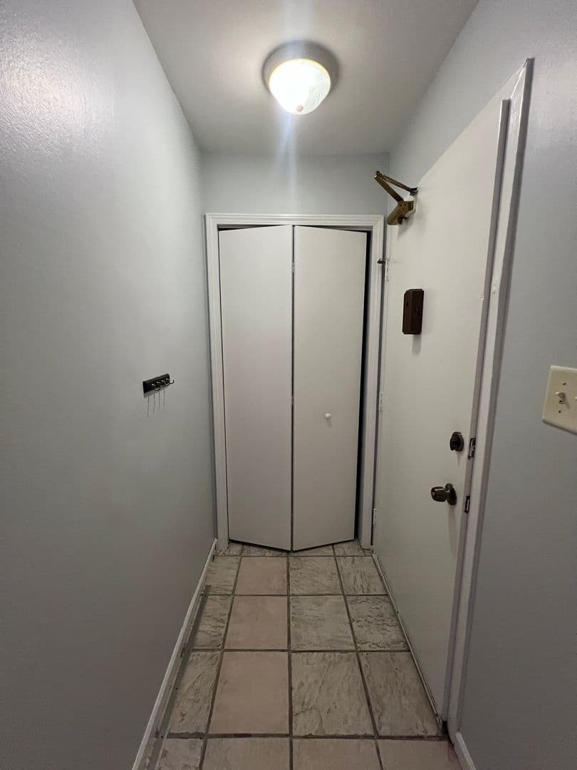 Palatine House: 2A Dundee Quarter Dr #108