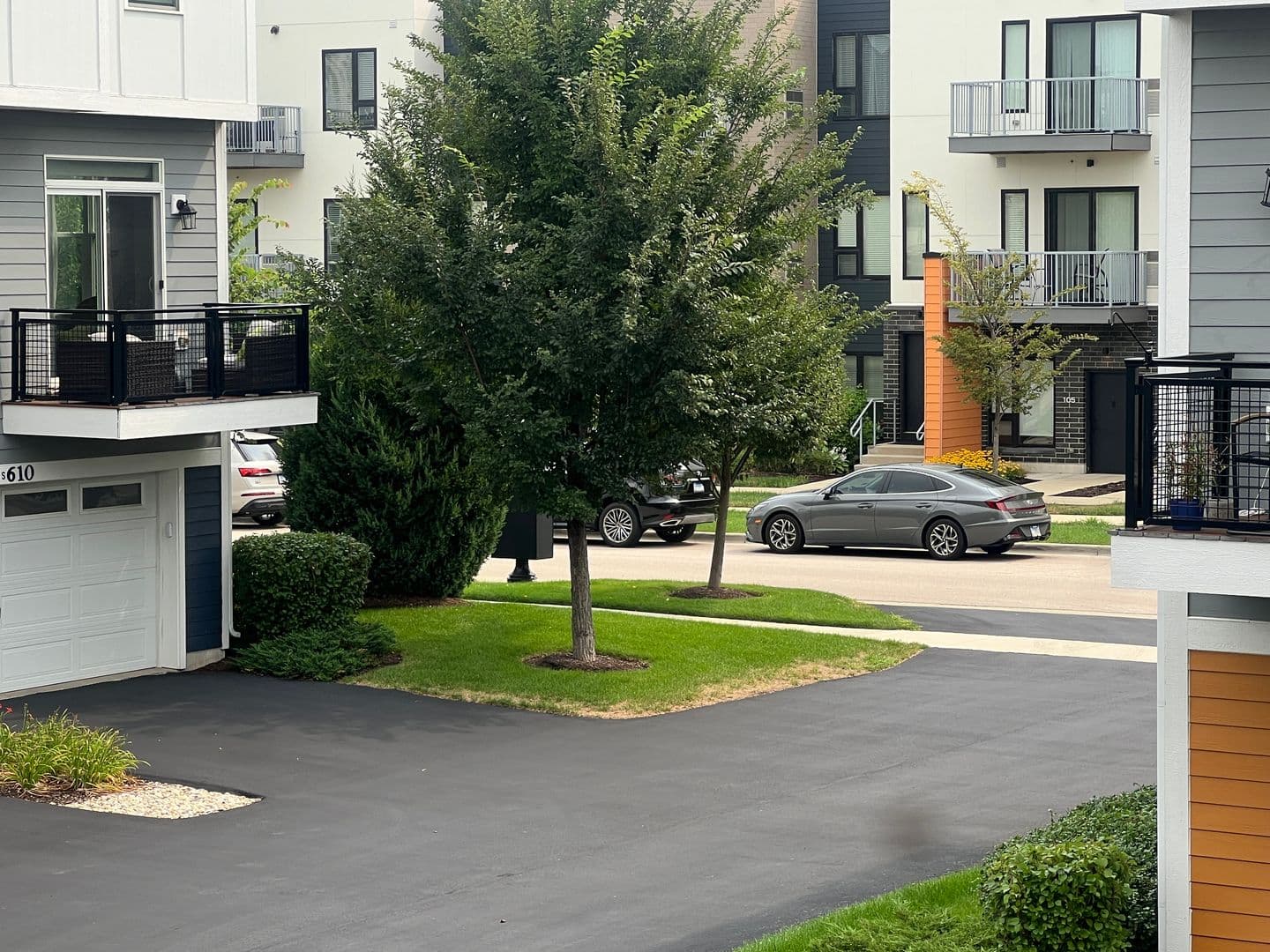 Warrenville House: 3s625 Camden St