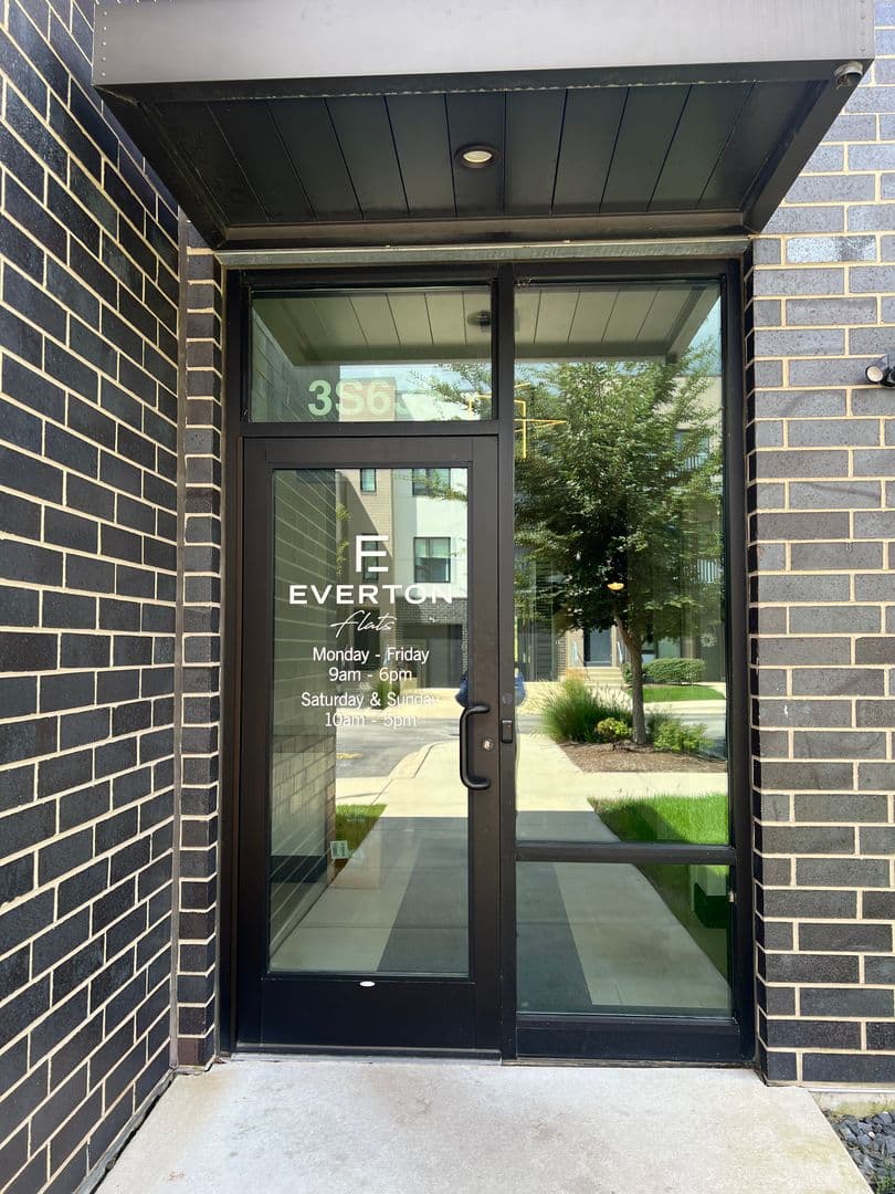 Warrenville House: 3s625 Camden St